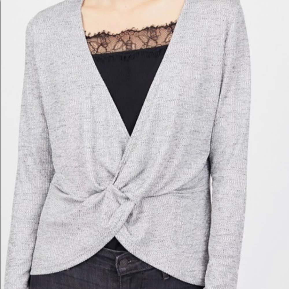 Reversible twist top